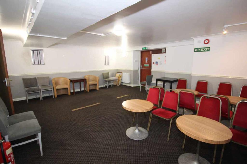 Lot: 58 - FORMER RAFA CLUB WITH POTENTIAL - Lower Ground Floor
